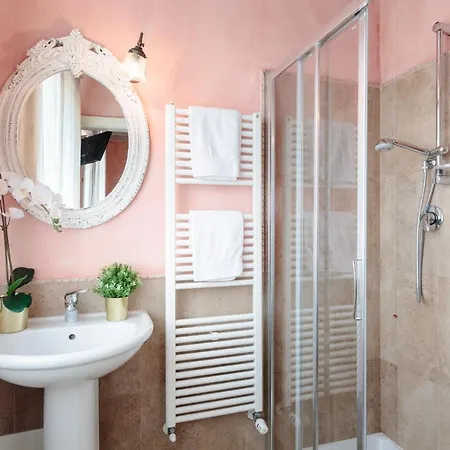 Villa Casolare Dei Colli, Panoramic Private Pool, Lavish Interiors And A Gourmet Kitchen
