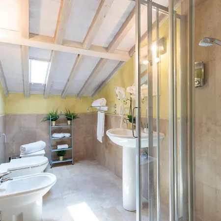 Villa Casolare Dei Colli, Panoramic Private Pool, Lavish Interiors And A Gourmet Kitchen