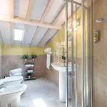Vila Casolare Dei Colli, Panoramic Private Pool, Lavish Interiors And A Gourmet Kitchen
