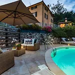 Casolare Dei Colli, Panoramic Private Pool, Lavish Interiors And A Gourmet Kitchen Vila Camaiore