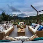 Vila Casolare Dei Colli, Panoramic Private Pool, Lavish Interiors And A Gourmet Kitchen